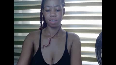 Snapshot of creamyxpussyx chatting on April 24, 2026, 8:39 am creamyxpussyx online show from April 24, 2026, 8:39 am