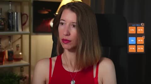 Snapshot of creme_dela_creme chatting on October 17, 2025, 5:59 pm Quinn de la Creme online show from October 17, 2025, 5:59 pm