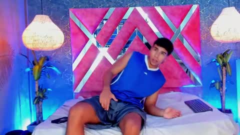 crh58_ online show from September 9, 2025, 11:37 pm