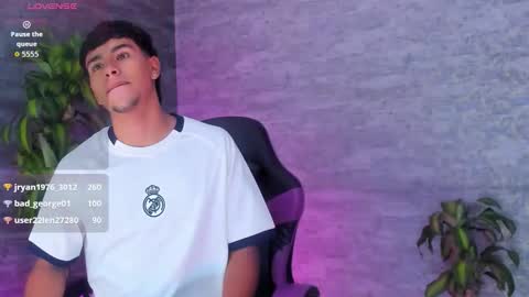 crh58_ online show from September 15, 2025, 12:49 pm