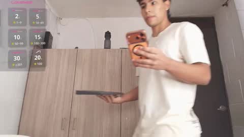 Snapshot of crh58_ chatting on February 6, 2026, 5:49 pm crh58_ online show from February 6, 2026, 5:49 pm