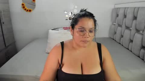 criistal_0 online show from June 14, 2026, 1:58 am