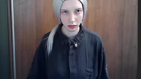 crimson_lady6 online show from May 20, 2026, 6:14 pm