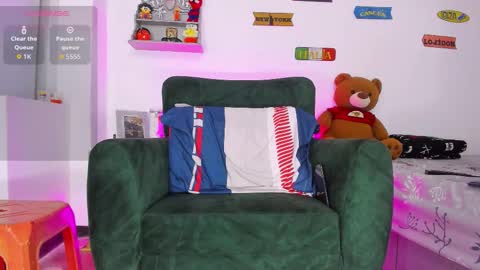 Snapshot of cris_stone chatting on October 8, 2025, 12:41 am cristian online show from October 8, 2025, 12:41 am