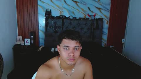 Snapshot of crisandmery chatting on November 24, 2025, 6:40 pm CRISANDMERY online show from November 24, 2025, 6:40 pm