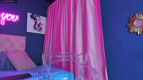 Snapshot of crisevanz18 chatting on September 14, 2025, 1:10 pm Cris Evanz online show from September 14, 2025, 1:10 pm