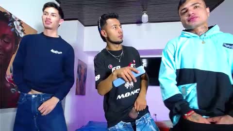 Snapshot of crismens chatting on October 17, 2025, 6:43 pm crismens online show from October 17, 2025, 6:43 pm