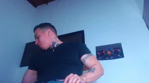 Snapshot of criss__tom chatting on December 4, 2024, 2:31 am Cristopher online show from December 4, 2024, 2:31 am