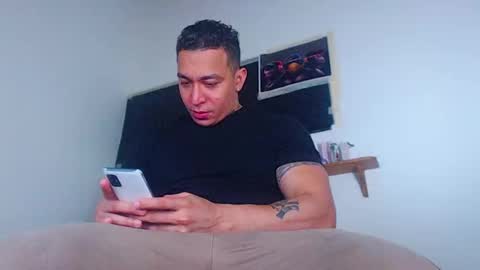 Snapshot of criss__tom chatting on October 5, 2025, 12:53 am Cristopher online show from October 5, 2025, 12:53 am