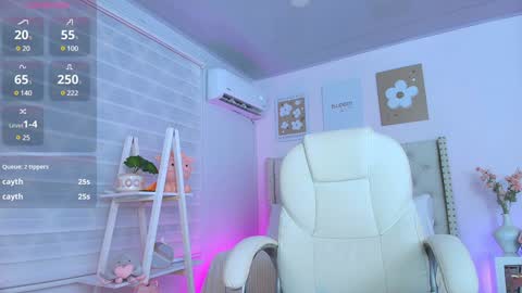 Snapshot of cristal_bunny chatting on January 20, 2025, 6:21 am Cristal online show from January 20, 2025, 6:21 am