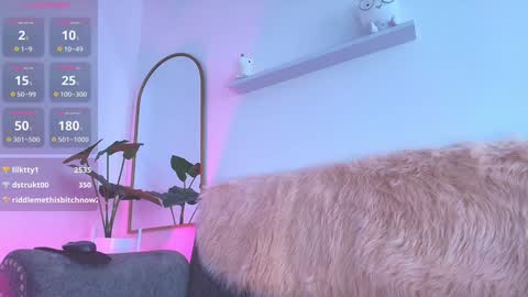 Snapshot of cristal_bunny chatting on January 24, 2025, 6:24 am Cristal online show from January 24, 2025, 6:24 am