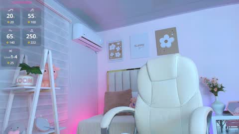 Snapshot of cristal_bunny chatting on January 30, 2025, 12:29 am Cristal online show from January 30, 2025, 12:29 am