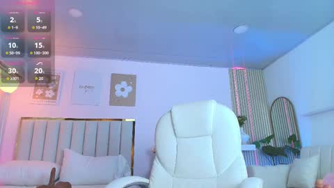 Snapshot of cristal_bunny chatting on February 17, 2025, 6:53 am Cristal online show from February 17, 2025, 6:53 am