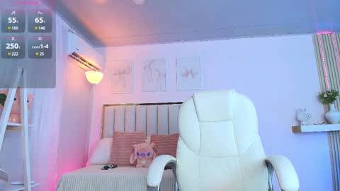 Snapshot of cristal_bunny chatting on February 24, 2025, 3:44 am Cristal online show from February 24, 2025, 3:44 am