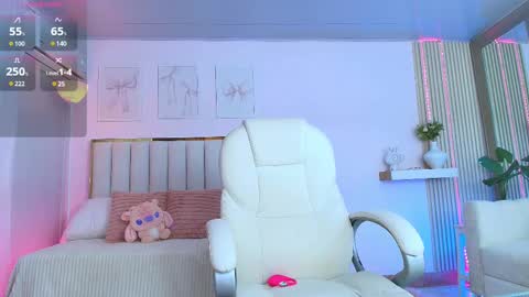 Snapshot of cristal_bunny chatting on March 4, 2025, 12:50 am Cristal online show from March 4, 2025, 12:50 am