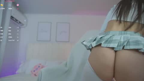 Snapshot of cristal_bunny chatting on November 21, 2025, 12:54 am Cristal online show from November 21, 2025, 12:54 am