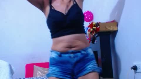 cristal_collins1 online show from February 22, 2025, 9:23 am