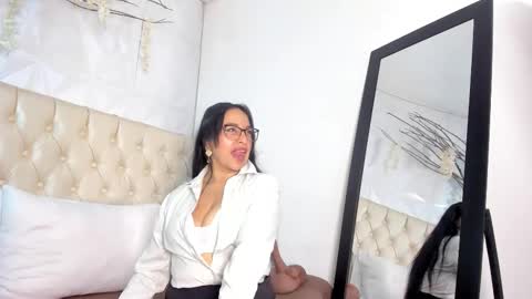 Cristal yours Milf online show from January 7, 2026, 3:03 pm
