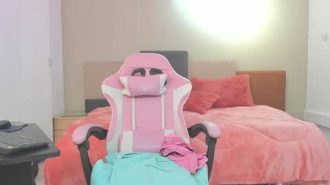 Cristal online show from January 17, 2025, 9:06 am