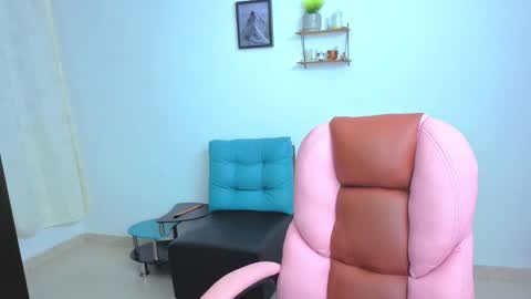 Cristal online show from December 5, 2025, 1:14 am