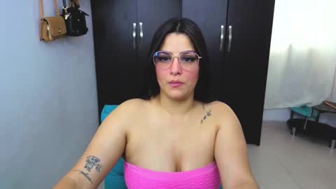 Snapshot of cristal_hot07 chatting on January 17, 2026, 6:00 pm Cristal online show from January 17, 2026, 6:00 pm
