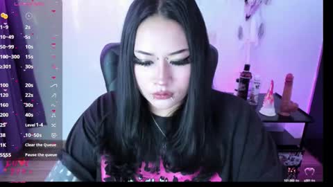 Snapshot of cristal_kosh chatting on January 23, 2025, 1:24 pm Cris online show from January 23, 2025, 1:24 pm