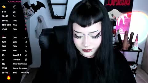 Snapshot of cristal_kosh chatting on October 27, 2025, 11:31 pm Cris online show from October 27, 2025, 11:31 pm