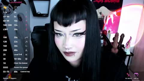 Snapshot of cristal_kosh chatting on October 30, 2025, 9:59 pm Cris online show from October 30, 2025, 9:59 pm