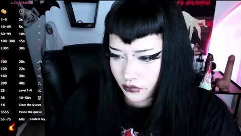 Snapshot of cristal_kosh chatting on November 5, 2025, 10:43 pm Cris online show from November 5, 2025, 10:43 pm