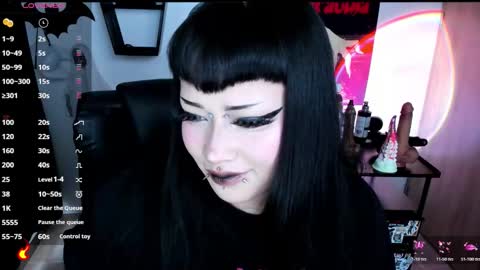 Snapshot of cristal_kosh chatting on December 2, 2025, 9:21 pm Cris online show from December 2, 2025, 9:21 pm