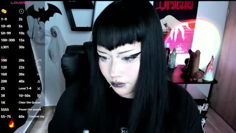 Snapshot of cristal_kosh chatting on January 15, 2026, 8:34 pm Cris online show from January 15, 2026, 8:34 pm