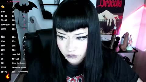 Snapshot of cristal_kosh chatting on February 25, 2026, 8:51 pm Cris online show from February 25, 2026, 8:51 pm