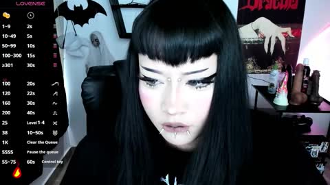 Snapshot of cristal_kosh chatting on March 4, 2026, 9:21 pm Cris online show from March 4, 2026, 9:21 pm