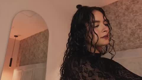 Cristal  online show from December 5, 2025, 1:52 pm