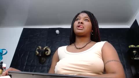 Hanna  online show from December 18, 2025, 7:03 am