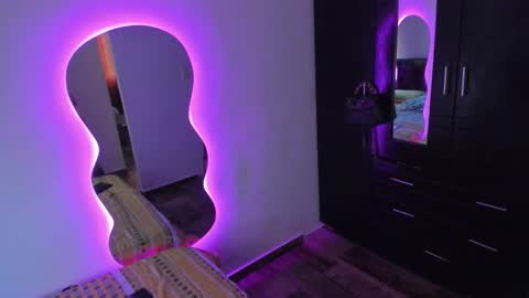 Snapshot of cristal_t2 chatting on March 5, 2026, 7:21 pm cristal_t2 online show from March 5, 2026, 7:21 pm