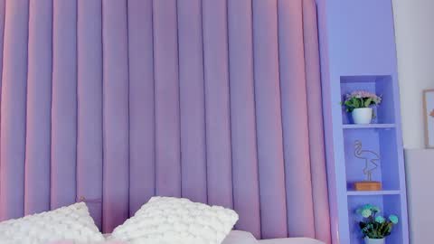 Nicole  Connection time 220pm-910pmCol online show from February 1, 2025, 7:44 pm