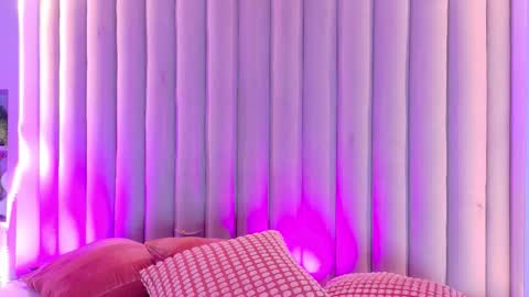 Nicole  Connection time 220pm-910pmCol online show from March 24, 2026, 7:41 pm