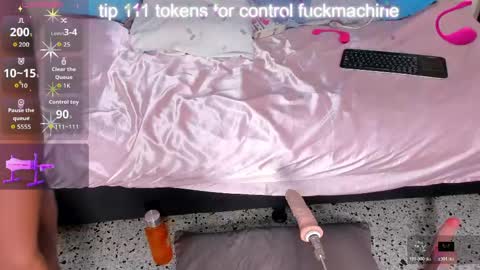 cristale69 online show from April 13, 2026, 6:46 pm