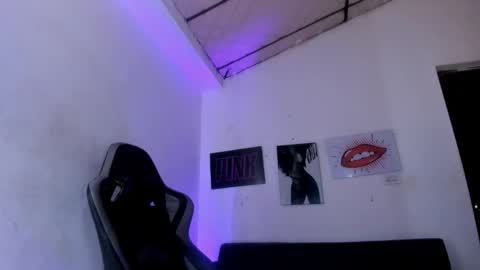 cristal miller online show from March 20, 2026, 3:06 pm