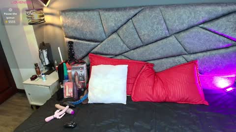 CRISTAL MILF online show from December 13, 2024, 11:39 pm