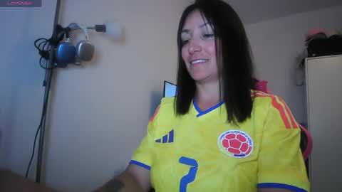 cristalmoon online show from June 1, 2026, 8:32 pm