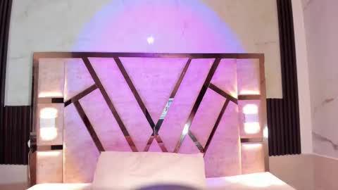 Snapshot of cristhinbrown chatting on January 18, 2026, 6:23 pm cristin online show from January 18, 2026, 6:23 pm