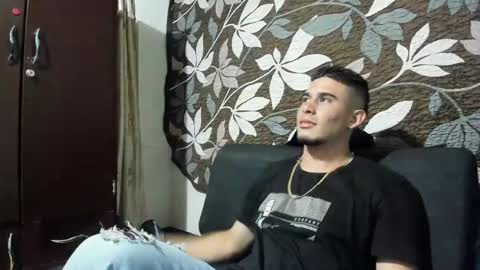 Snapshot of cristiand20 chatting on January 19, 2025, 4:12 am Cristian online show from January 19, 2025, 4:12 am