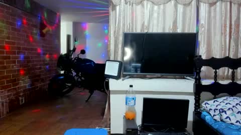 Snapshot of cristiand20 chatting on March 5, 2025, 3:08 am Cristian online show from March 5, 2025, 3:08 am