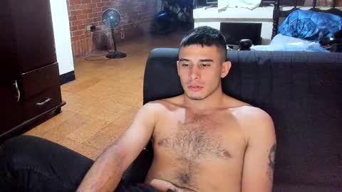 Snapshot of cristiand20 chatting on March 9, 2025, 3:54 am Cristian online show from March 9, 2025, 3:54 am