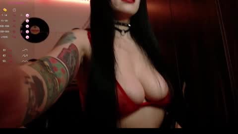 Christina online show from December 27, 2024, 11:10 pm