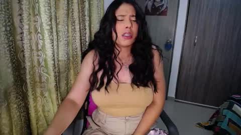 Cristina online show from October 13, 2025, 2:33 am