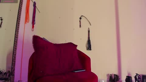 Snapshot of cristinsmith chatting on March 10, 2025, 4:57 pm Cristin online show from March 10, 2025, 4:57 pm