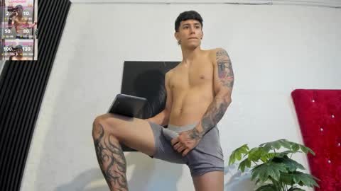 cristopher23  online show from February 20, 2025, 8:14 pm